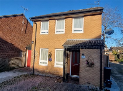 3 Bed Detached House, Stilton Close, RG6