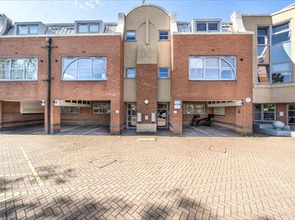 1 Bed Flat, Sundial Court, KT5