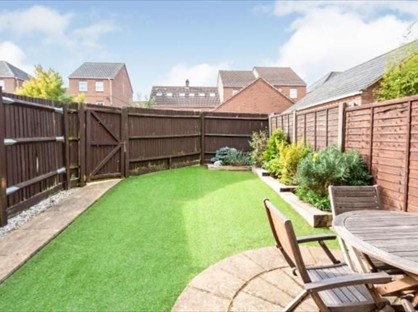 6 Bed Semi-Detached House, Whitgift Close, RG22