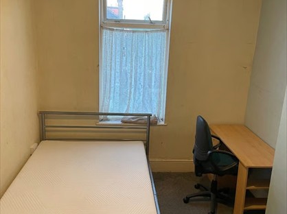 Room in a Shared House, Green Lane, IG3