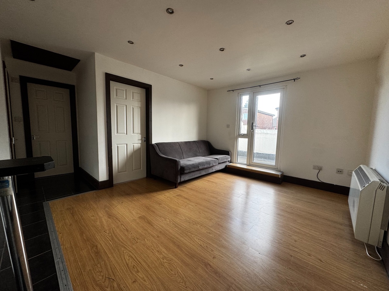 Southampton - 1 Bed Flat, Shirley Road, SO15 - To Rent Now for £950.00 p/m