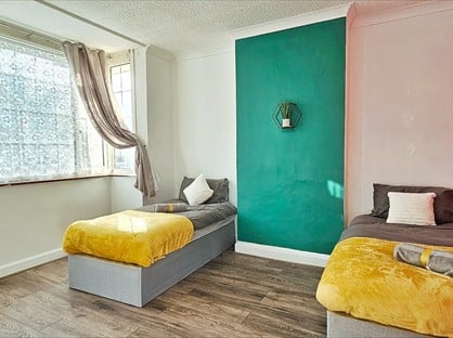 4 Bed Semi-Detached House, Church Road, IG2