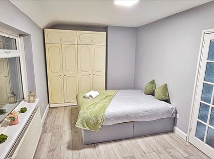 3 Bed Terraced House, Oxlow Lane, RM10