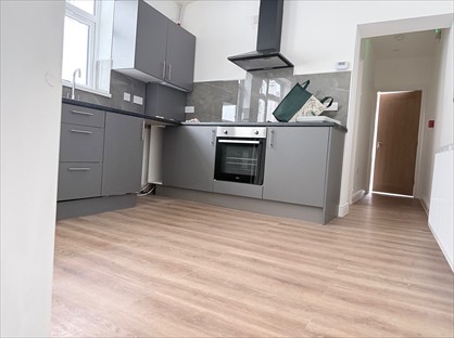 2 Bed Flat, Moor Street, DY5
