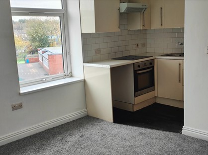 1 Bed Flat, Cemetery Road, WF16