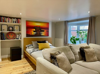 4 Bed Semi-Detached House, St. Georges Place, NN2