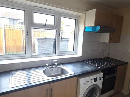1 Bed Flat, Fern Grove, TW14