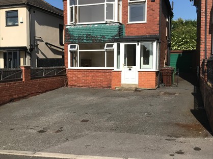 3 Bed Detached House, Carrholm Mount, LS7