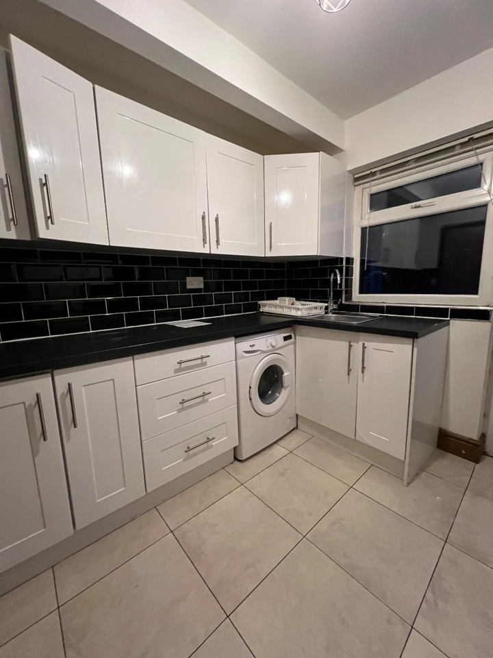 Additional image 2 of 3 Bed Detached House, Carrholm Mount, LS7, N1 7GU