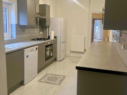 3 Bed Semi-Detached House, Norman Avenue, CV11