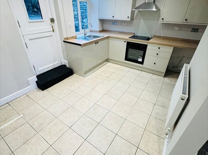 3 Bed Semi-Detached House, The Ashes, SK13
