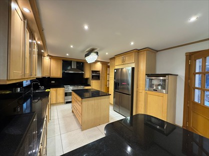 6 Bed Detached House, Gladstone Cottages, UB2