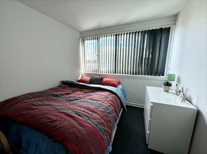 Studio Flat, St. Marks Road, DY4