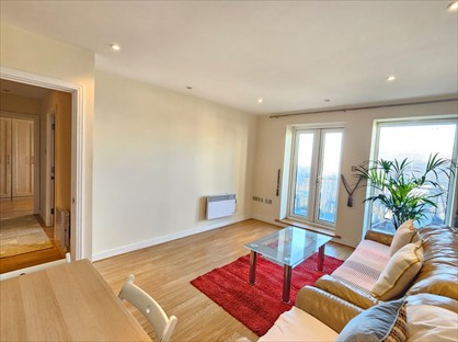 2 Bed Flat, Central House, E15