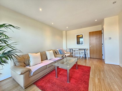 2 Bed Flat, Central House, E15