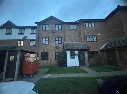 2 Bed Flat, Palliser Drive, RM13