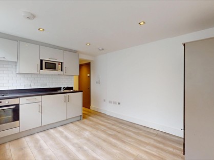 Studio Flat, Kilburn High Road, NW6