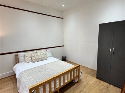 Room in a Shared House, Ilford, IG3