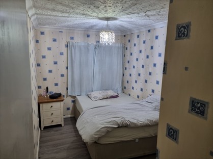 Room in a Shared House, Heather Road, B43