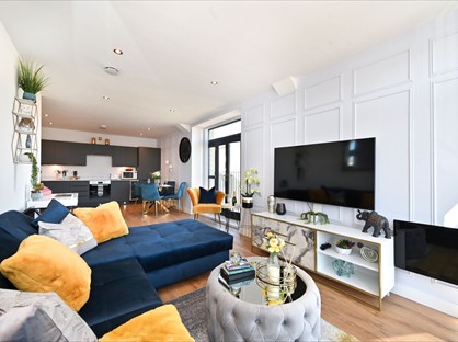 2 Bed Flat, Queensbridge Drive, CT11