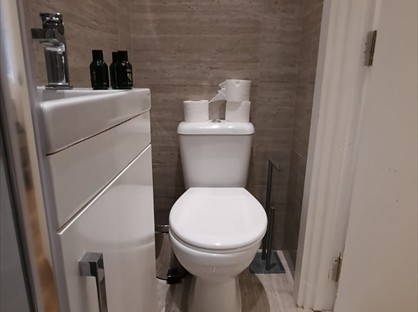 Studio Flat, Broadway, W13