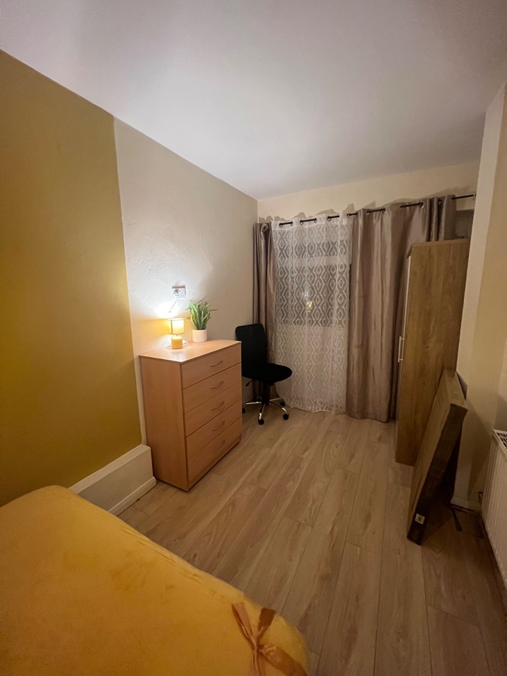 Additional image 2 of Room in a Shared House, Cricket Road, OX4, N1 7GU