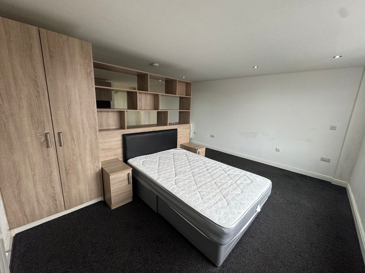 Doncaster - Studio Flat, Empire House, DN1 - To Rent Now for £600.00 p/m