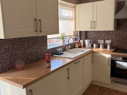 3 Bed Semi-Detached House, Kirkwood Close, LS16