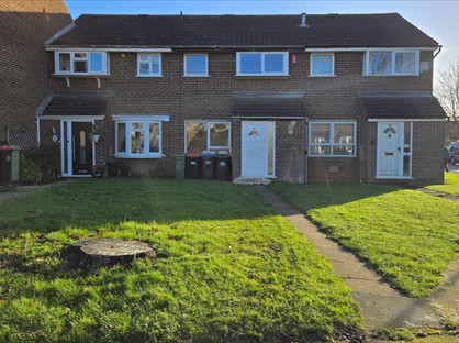 3 Bed Terraced House, Elmhurst Close, MK4