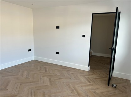 3 Bed Semi-Detached House, Hedingham Road, RM11