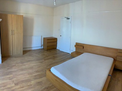 Room in a Shared House, Oxford Street, W1C