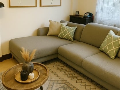 2 Bed Semi-Detached House, Brighton Road, GU7