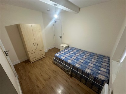 Studio Flat, Crutchley Road, SE6