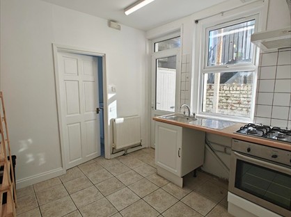 1 Bed Flat, Longcroft Road, DT4
