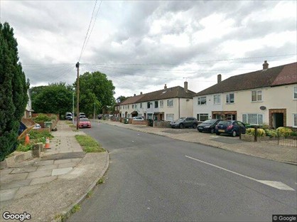 Room in a Shared House, Mount Road, KT9