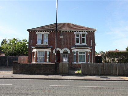 4 Bed Semi-Detached House, Burgess Road, SO17