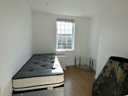 Room in a Shared House, Willoughby Road, SL3