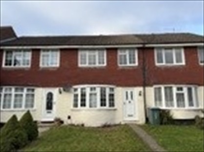 3 Bed Terraced House, Greenway Walk, MK18