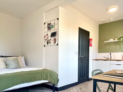 Room in a Shared House, Portland Road, NG15