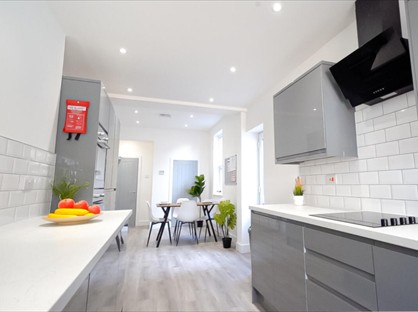 6 Bed Terraced House, Hudson Road, PO5