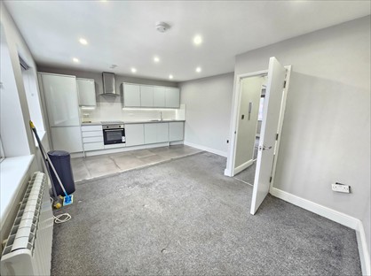 1 Bed Flat, High Street, SM7