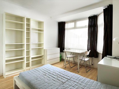 Room in a Shared House, Trelawney Road, IG6