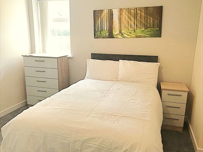 Room in a Shared House, Leeds, W2