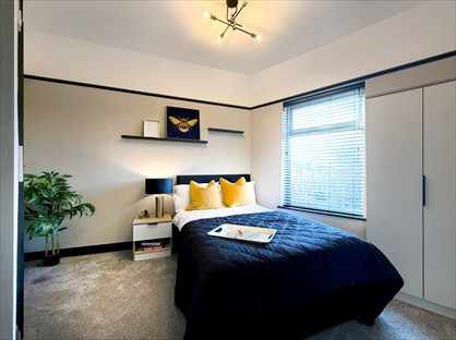 Room in a Shared House, Adelaide Road, SK3