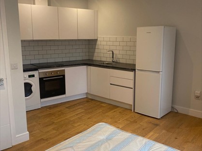 Studio Flat, Down Place, W6