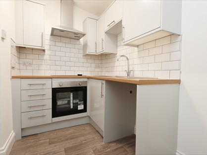 2 Bed Terraced House, The Avenue, CF43