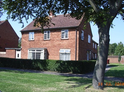 6 Bed Semi-Detached House, Kingsham Avenue, PO19