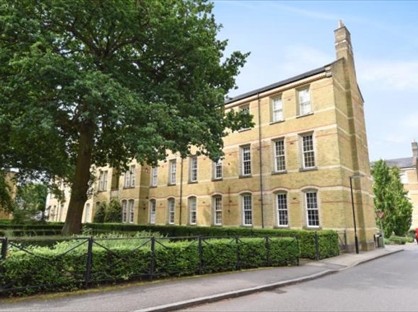 2 Bed Flat, Brigade Place, CR3
