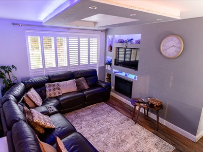 3 Bed Terraced House, Two Acre Avenue, M22