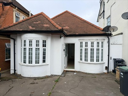 4 Bed Bungalow, Marlands Road, IG5